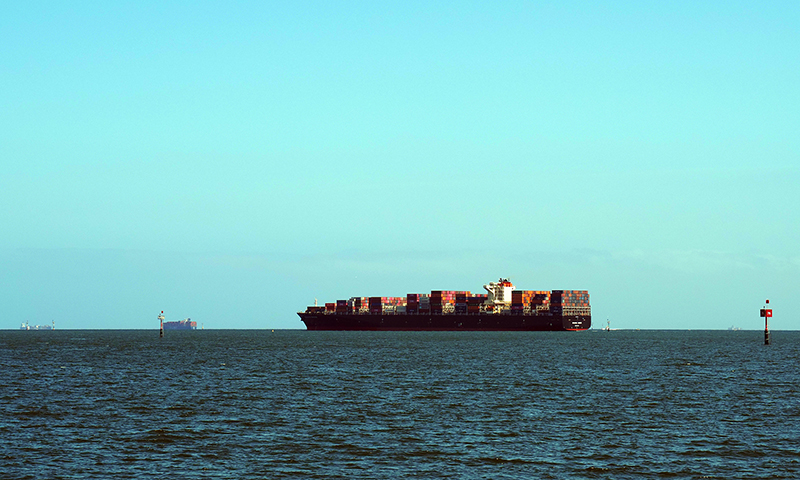 Seaspan Breeze, container ship in the channel